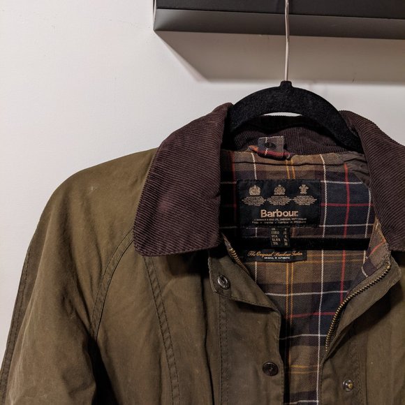 Barbour Classic Beadnell Jacket waxed in olive - Picture 4 of 5